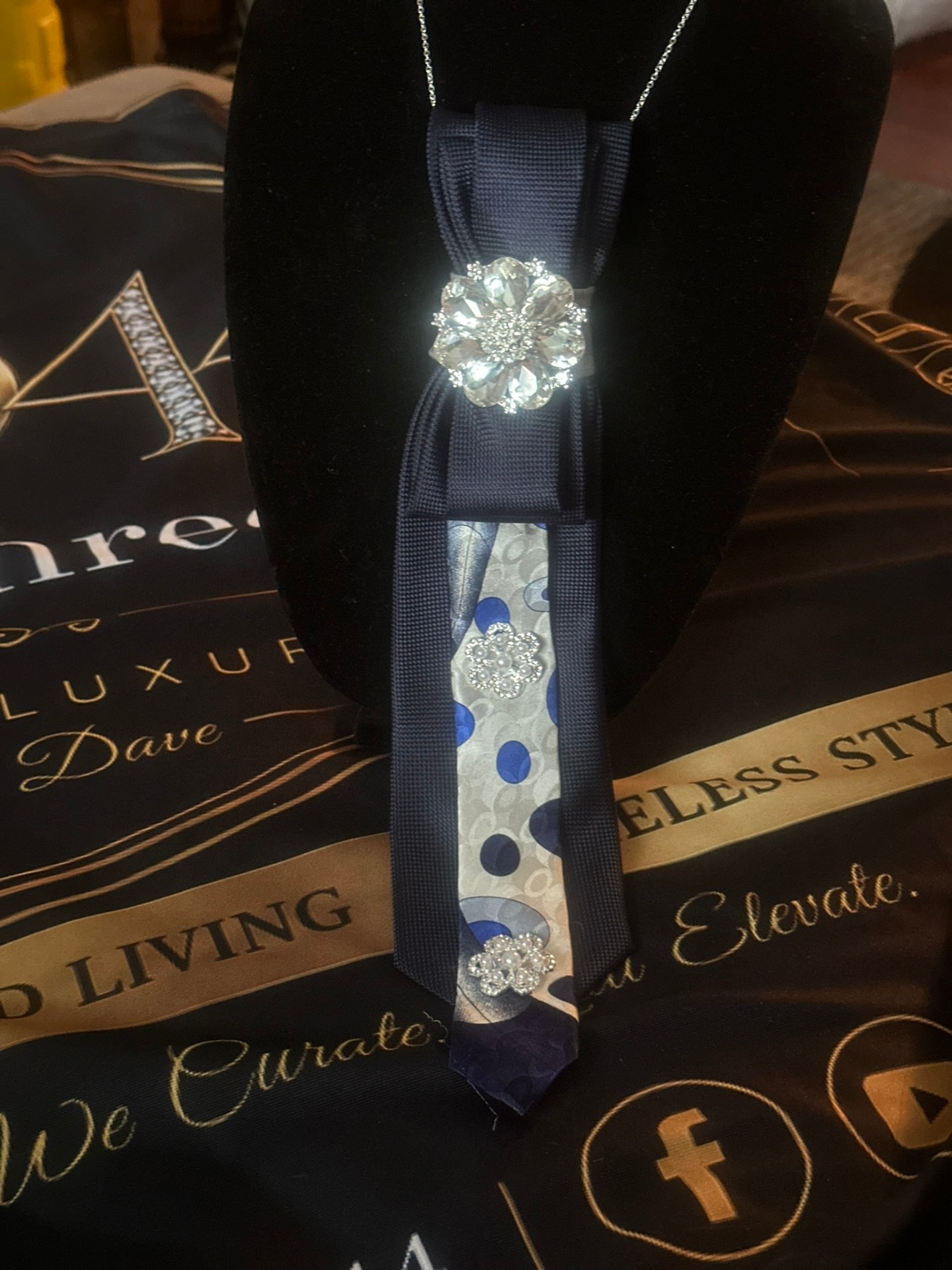 Sapphire Dot Cravat